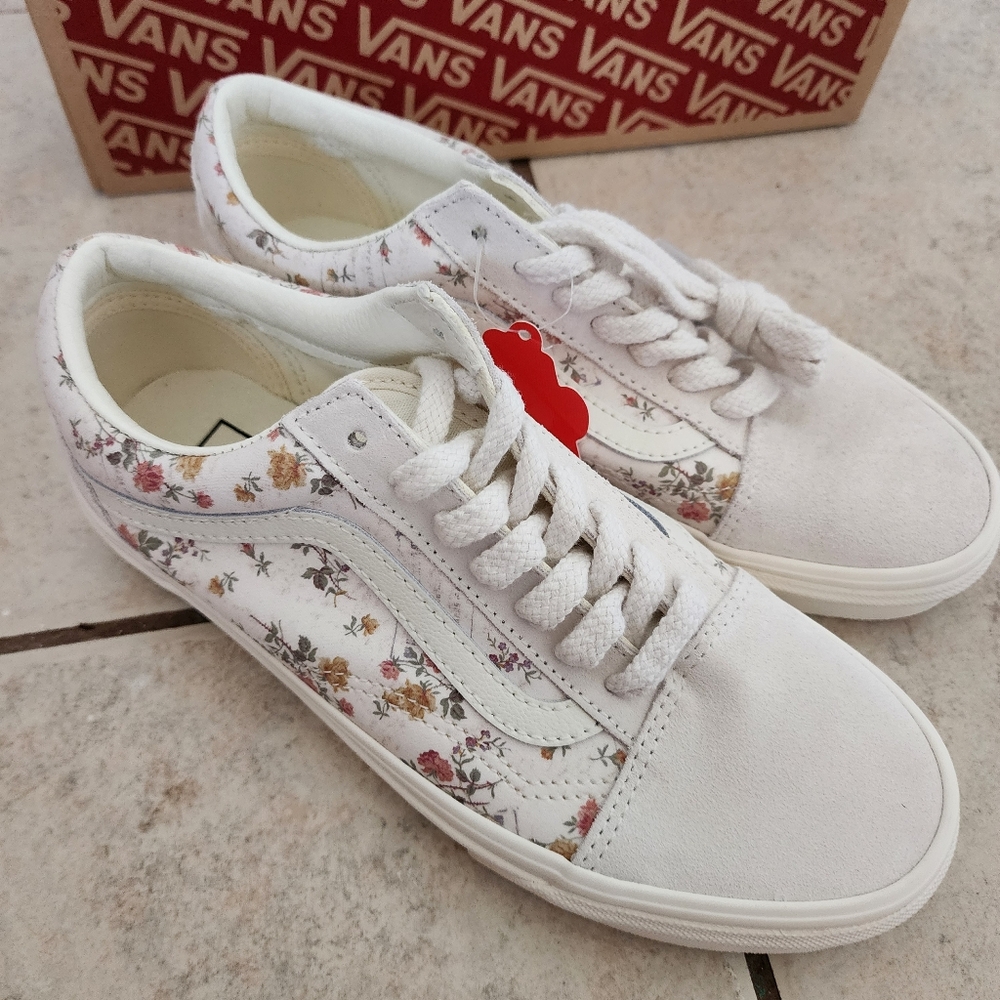 NEw in box Vans Floral  Old Skool Sneakers women sz 7.5